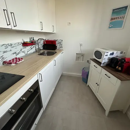 Place Morny, 2 Brand New, Up To 4 Guests דירה