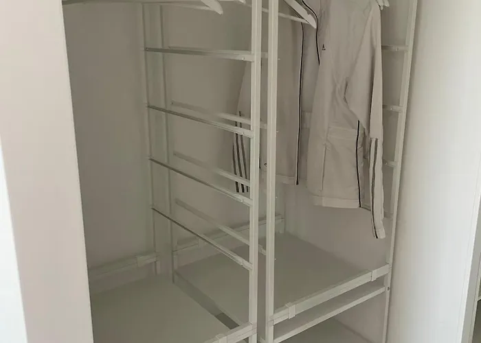 Place Morny, 2 Brand New, Up To 4 Guests דירה