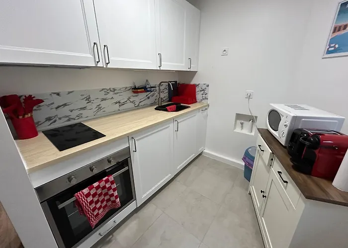 דירה Place Morny, 2 Brand New, Up To 4 Guests *