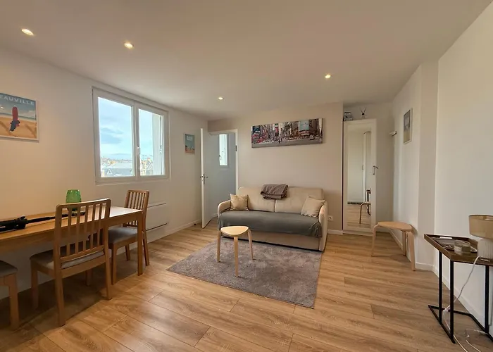 Place Morny, 2 Brand New, Up To 4 Guests