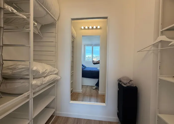 Place Morny, 2 Brand New, Up To 4 Guests דירה *